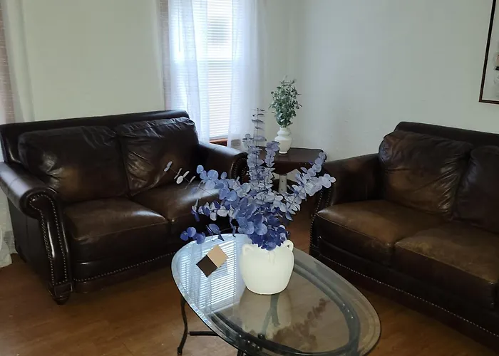 Entire House - 4 Bedroom-Enfield