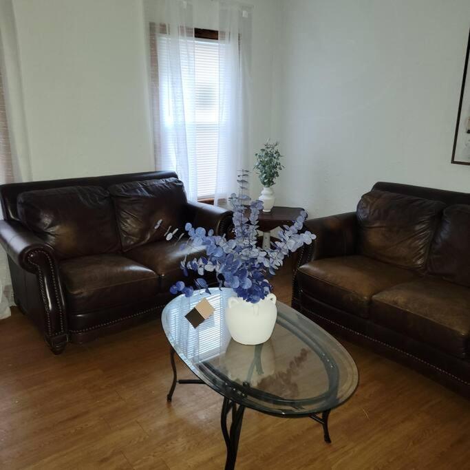 Entire House - 4 Bedroom-enfield Enfield