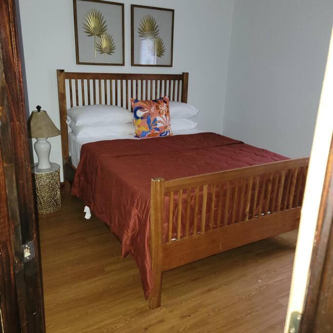 Entire House - 4 Bedroom-enfield *