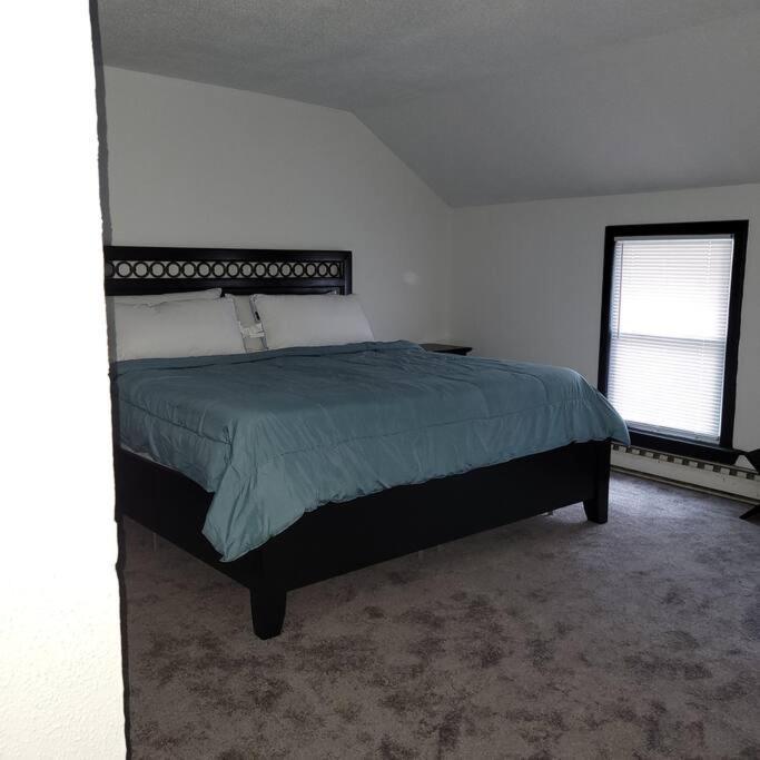 Entire House - 4 Bedroom-enfield