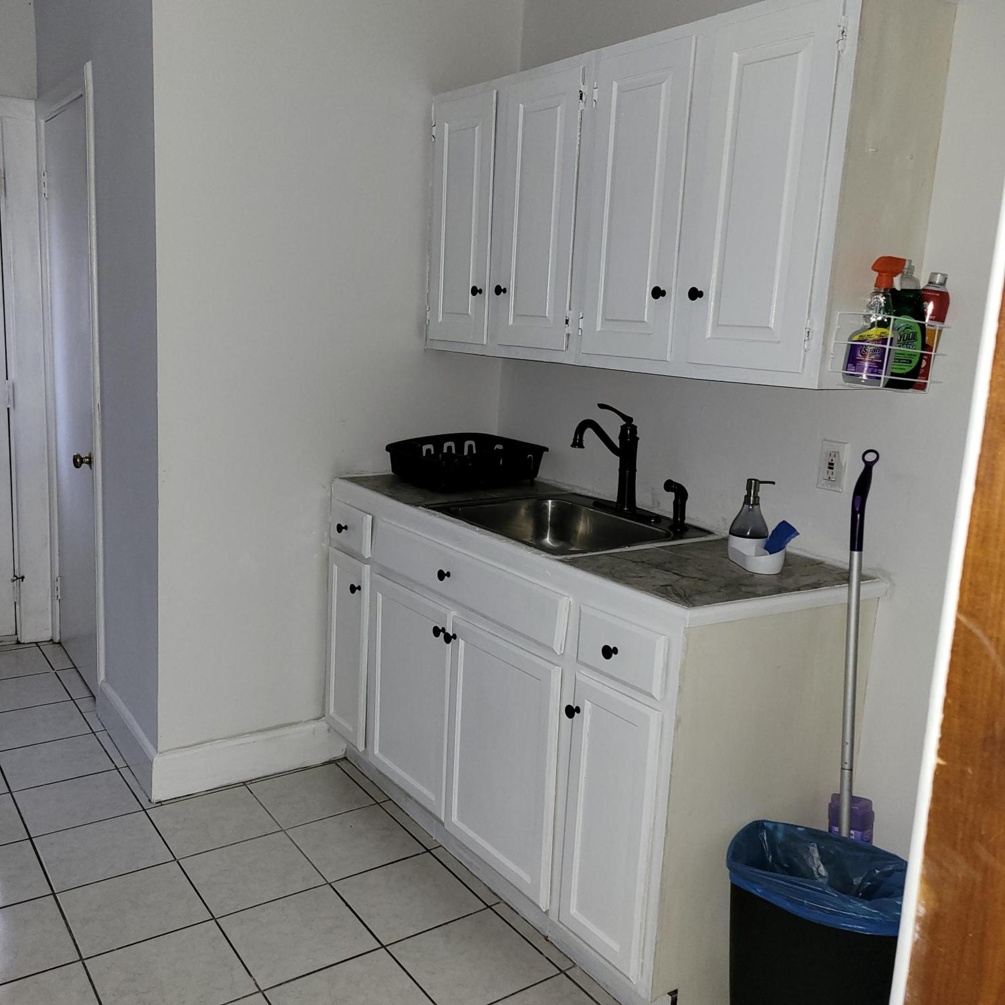 Entire House - 4 Bedroom-enfield Enfield