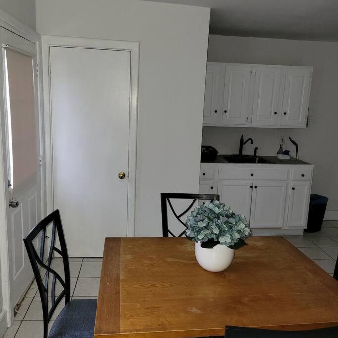 Apartment Entire House - 4 Bedroom-enfield *