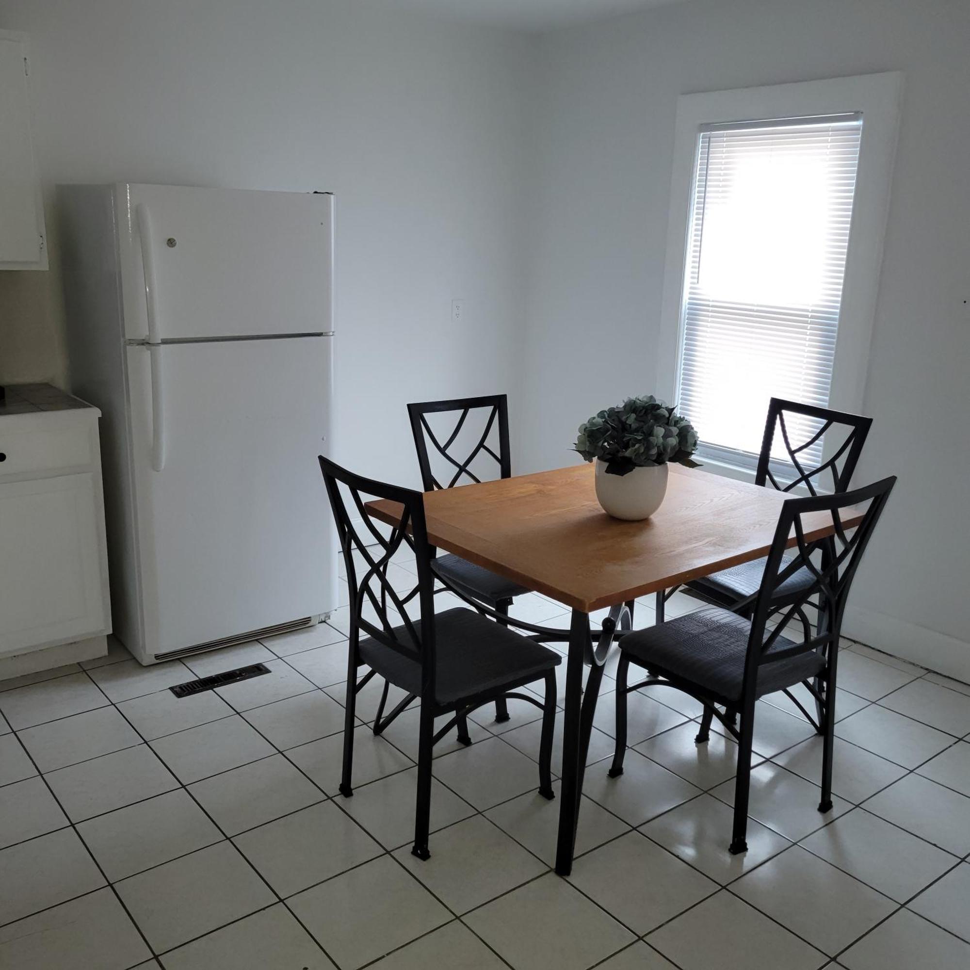 Apartment Entire House - 4 Bedroom-enfield Enfield