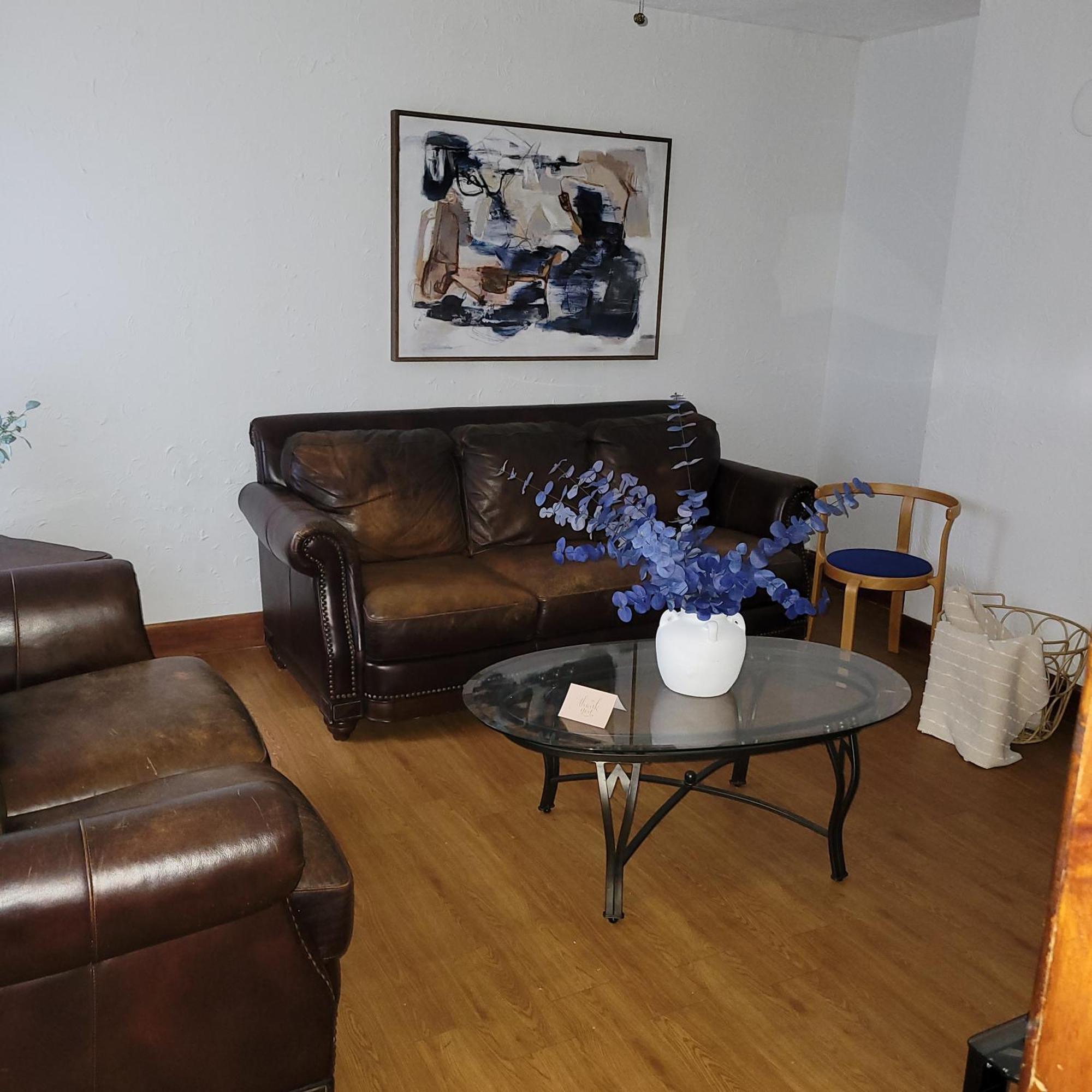 Entire House - 4 Bedroom-enfield Apartment