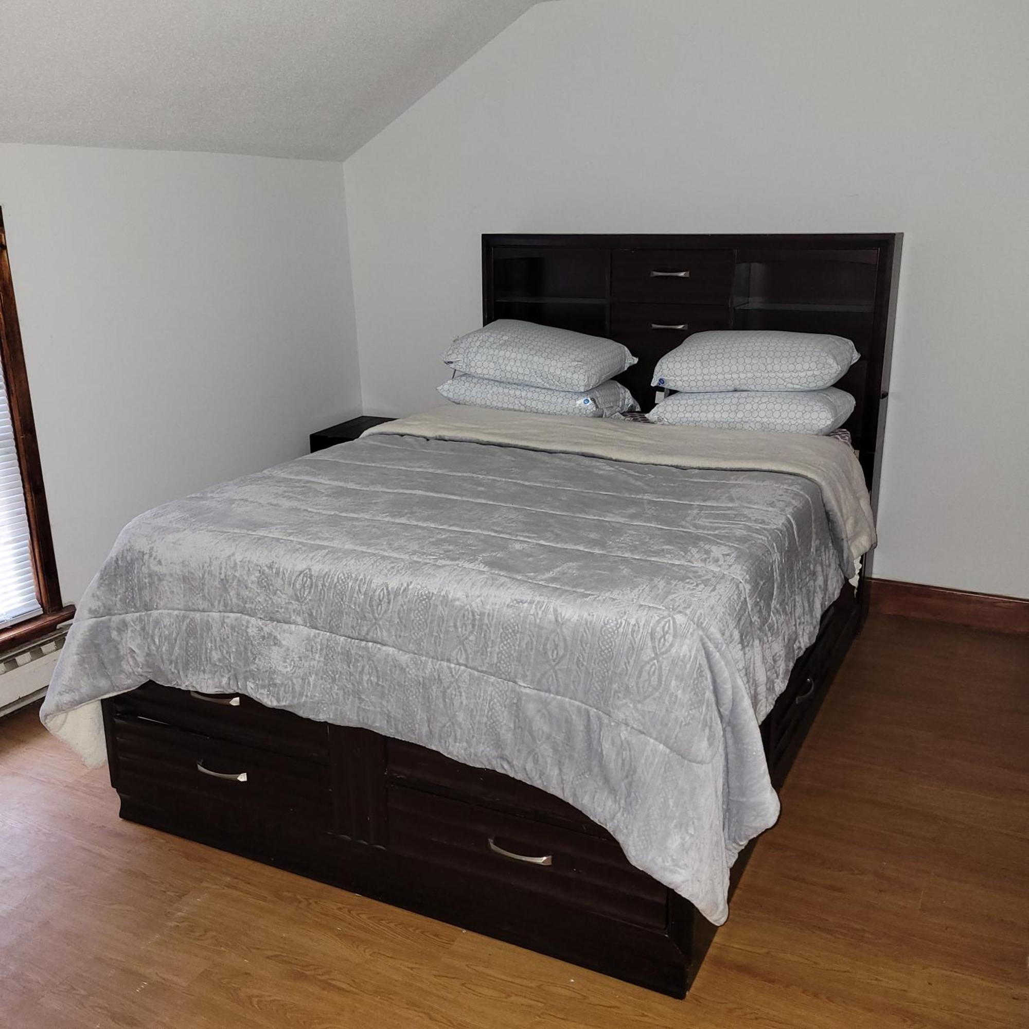 Apartment Entire House - 4 Bedroom-enfield *